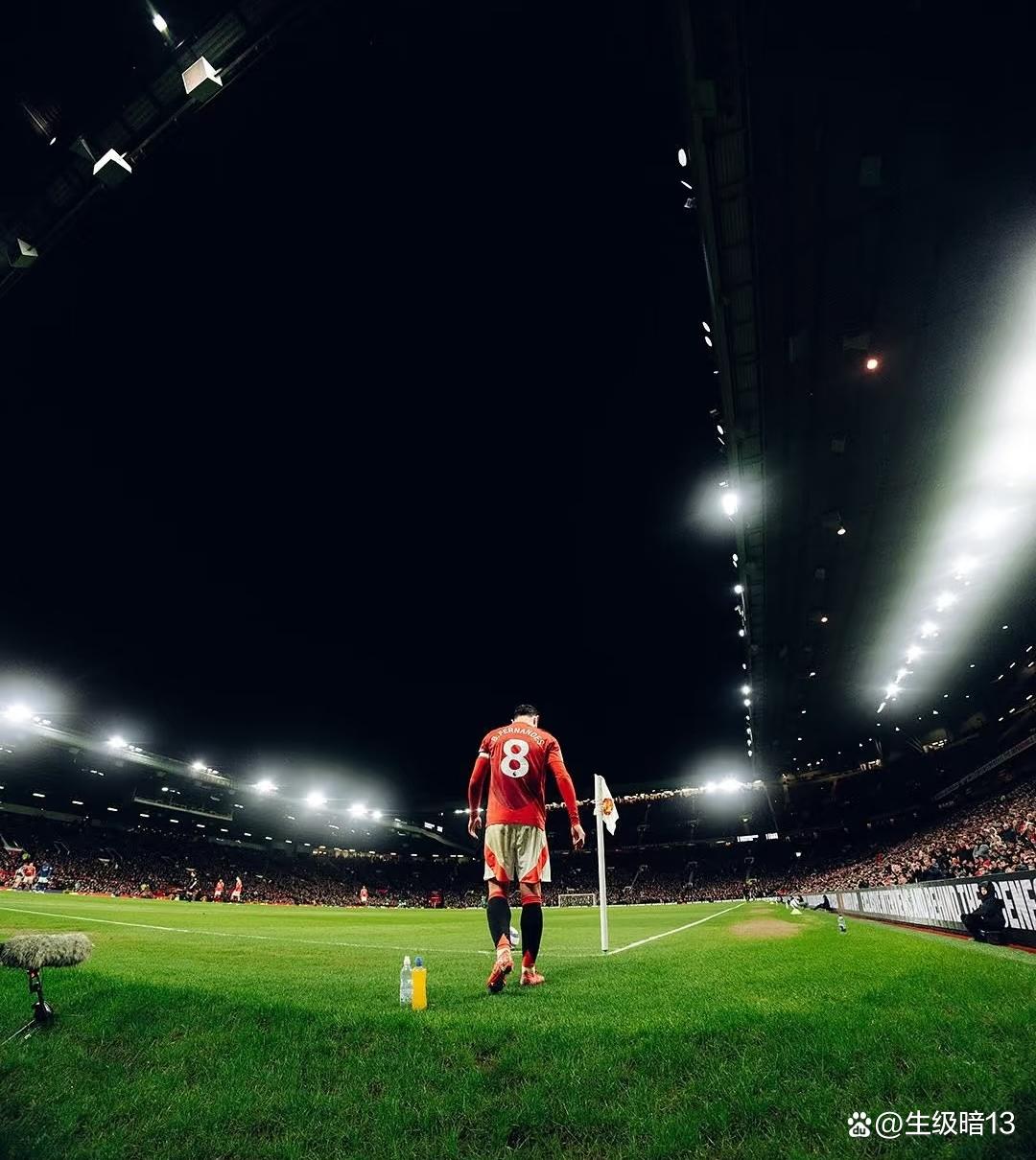 欧博官网登录入口 -阿扎伦卡在曼联比赛中爆冷，逆转引发热议！(阿扎伦卡正手)